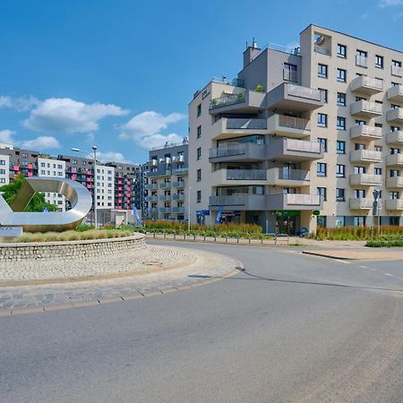 Spacious Apartment With Balcony Near The Slavic Hill Wroclaw By Renters Prestige Exterior photo