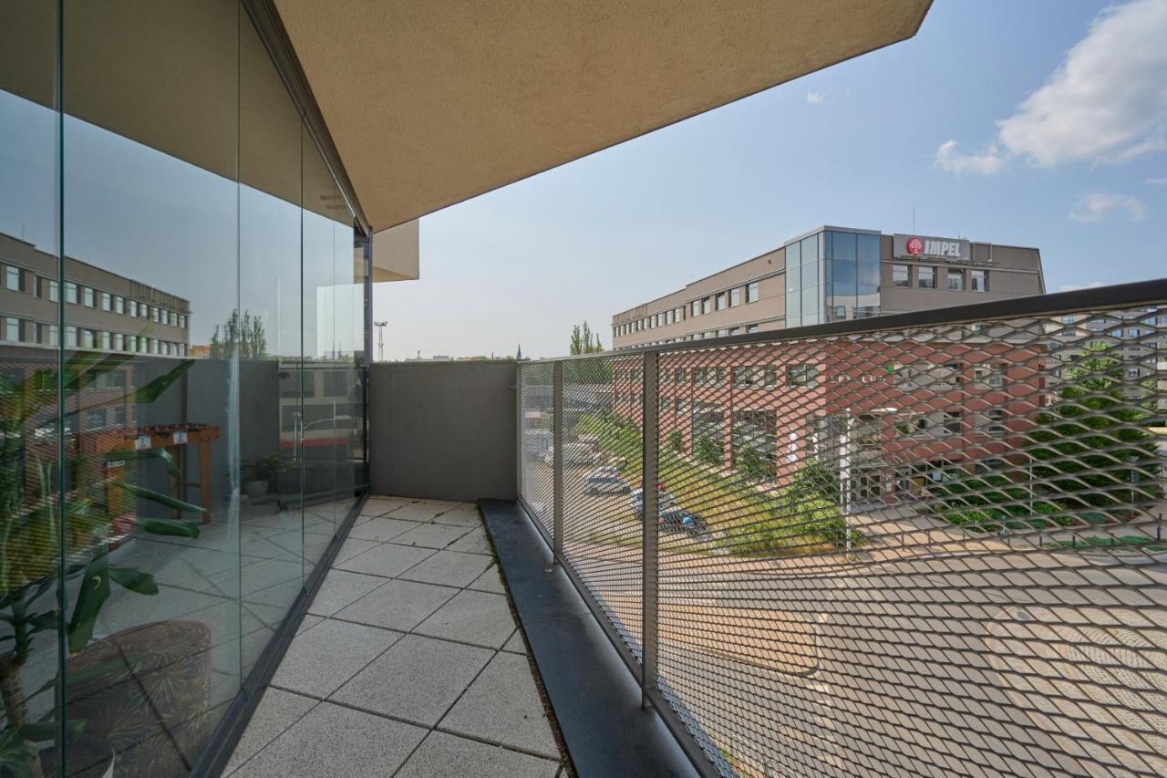 Spacious Apartment With Balcony Near The Slavic Hill Wroclaw By Renters Prestige Exterior photo