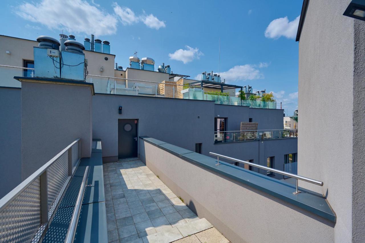 Spacious Apartment With Balcony Near The Slavic Hill Wroclaw By Renters Prestige Exterior photo