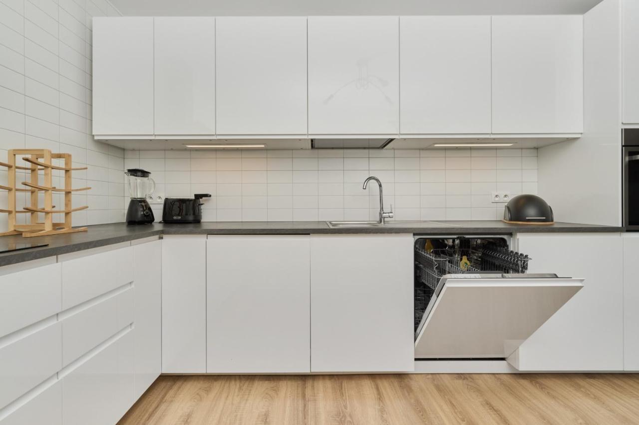 Spacious Apartment With Balcony Near The Slavic Hill Wroclaw By Renters Prestige Exterior photo