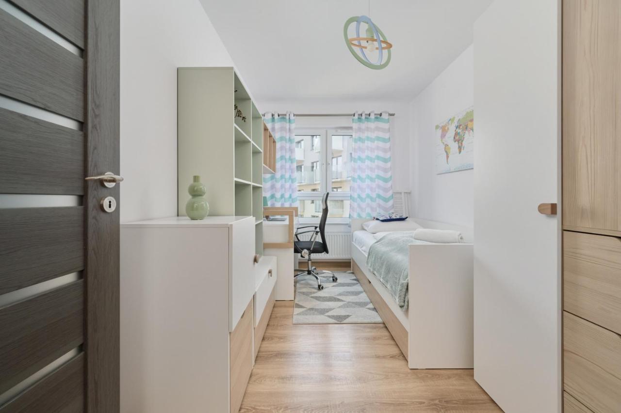 Spacious Apartment With Balcony Near The Slavic Hill Wroclaw By Renters Prestige Exterior photo