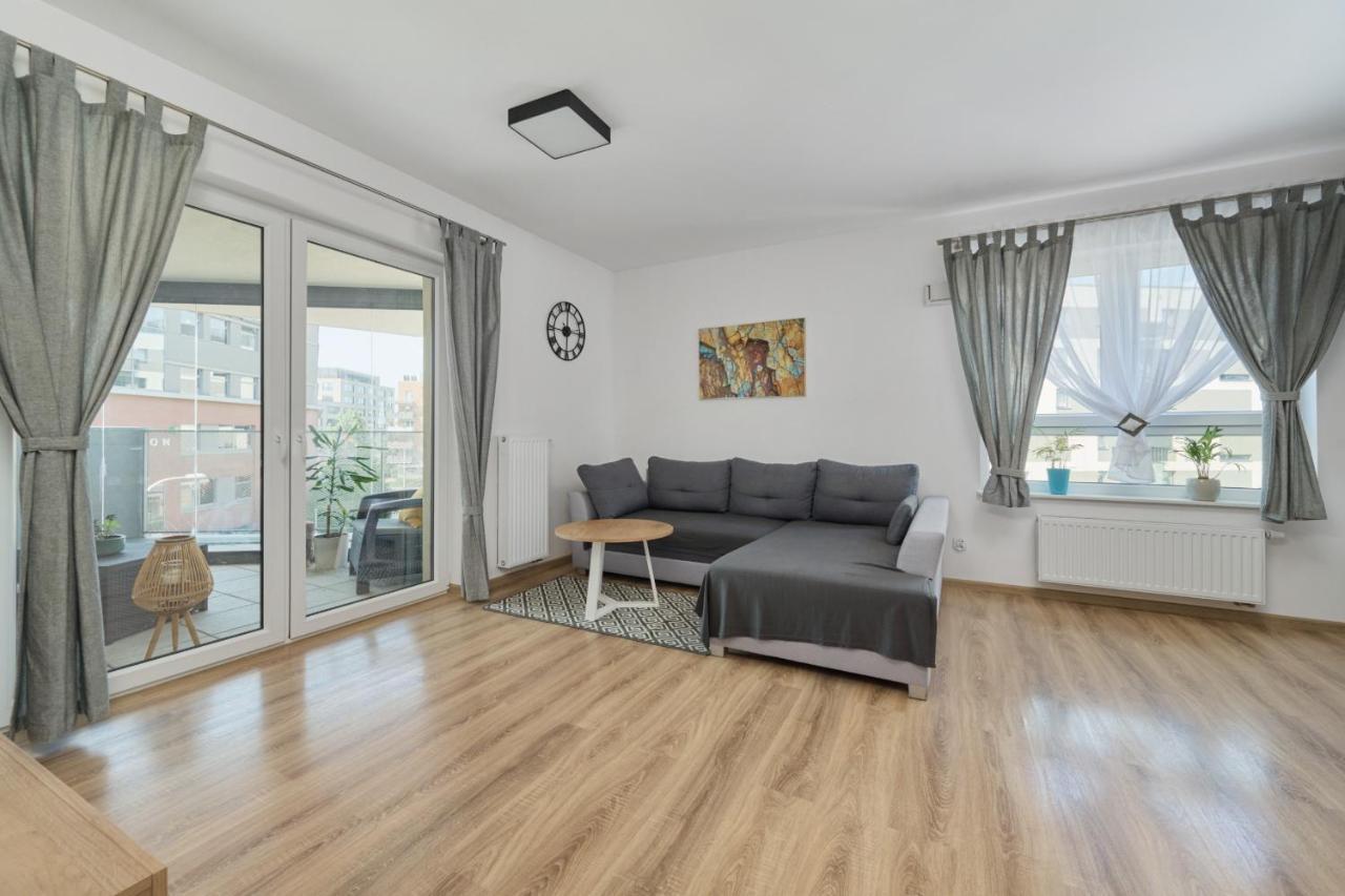 Spacious Apartment With Balcony Near The Slavic Hill Wroclaw By Renters Prestige Exterior photo
