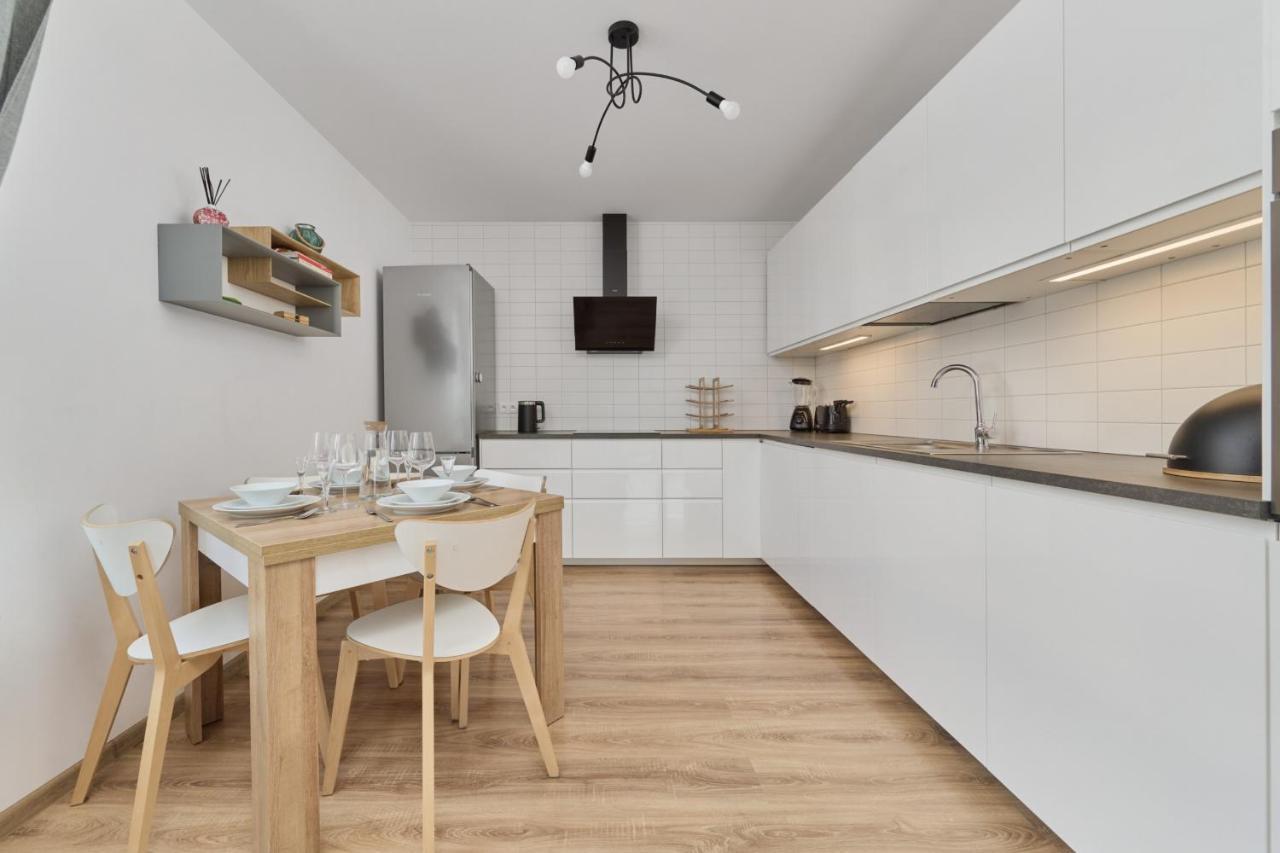 Spacious Apartment With Balcony Near The Slavic Hill Wroclaw By Renters Prestige Exterior photo
