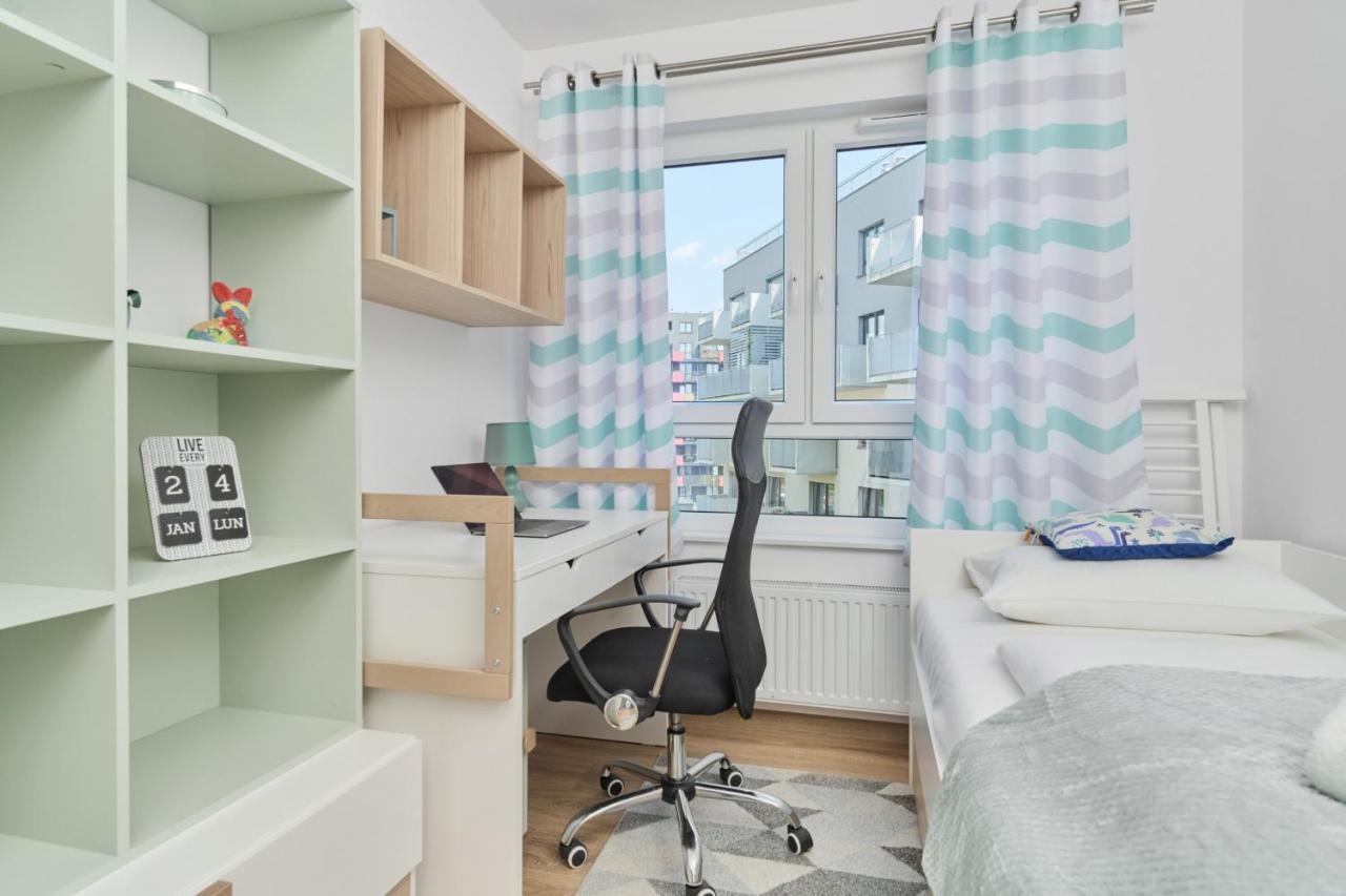 Spacious Apartment With Balcony Near The Slavic Hill Wroclaw By Renters Prestige Exterior photo