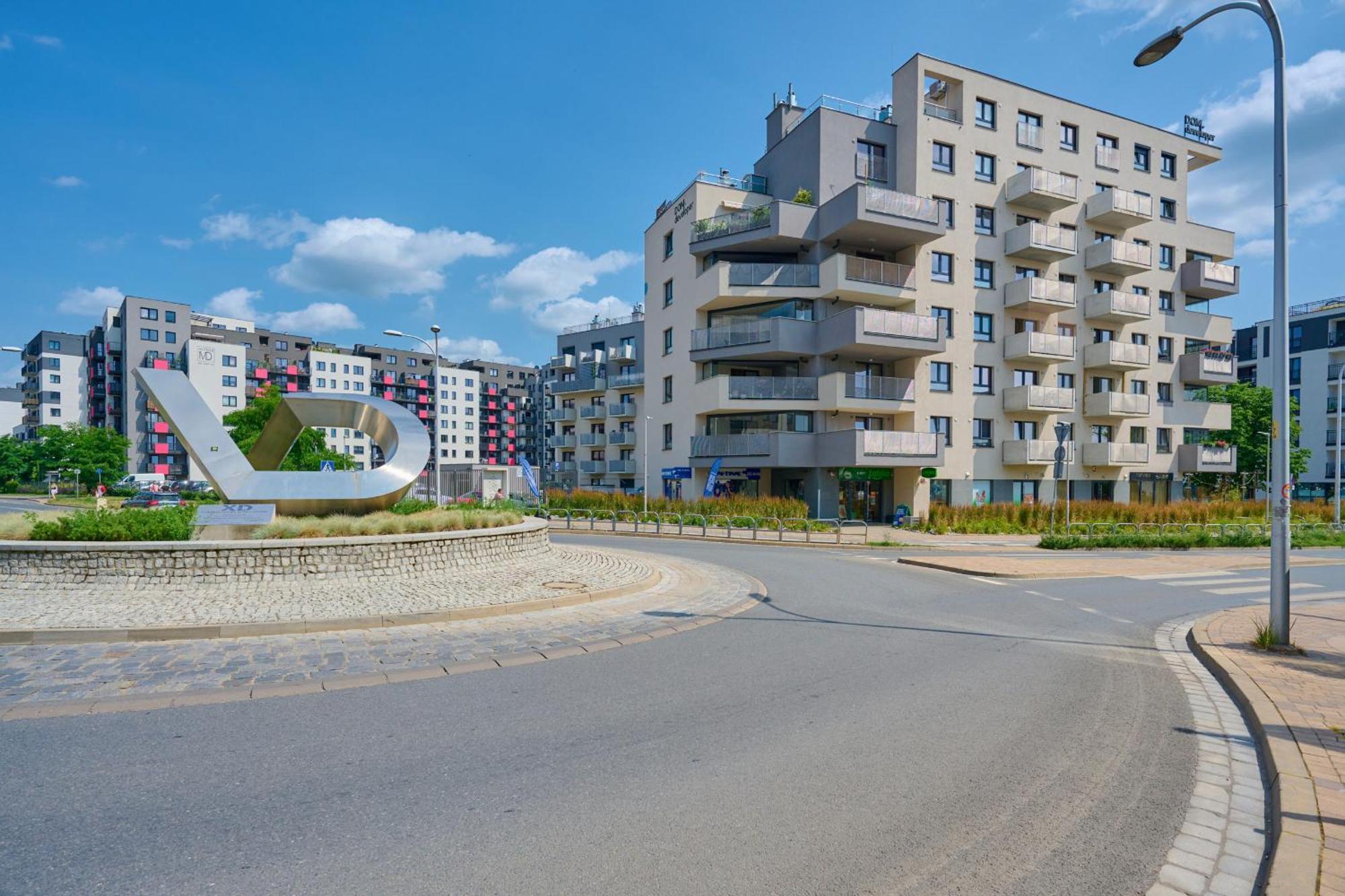 Spacious Apartment With Balcony Near The Slavic Hill Wroclaw By Renters Prestige Exterior photo